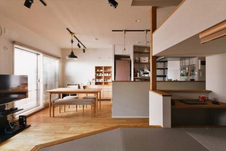 リノベーション専門の情報サイト《リノベりす》にて、