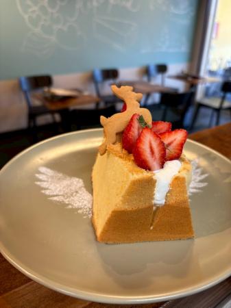 ＜ふわふわ食感×旬の果実＞オールデイダイニングutf-8