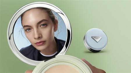 ＜プラダ ビューティ＞ 新ベースメイクアイテムが3種