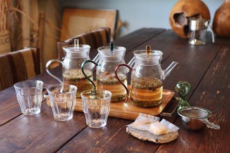 「香りで選ぶ、私の一杯。」ハーブ専門店併設のutf-8