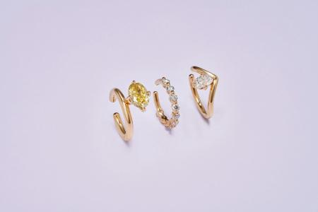 京都大学と共同で“イヤカフ型ウェアラブルデバイス”の