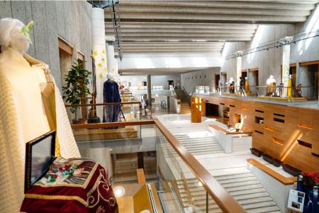 【新国立劇場】＜初台アート・ロフト＞舞台衣裳展『う