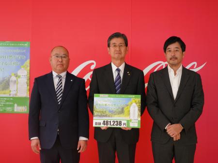 みちのくコカ・コーラボトリング、ユニバースとの共同