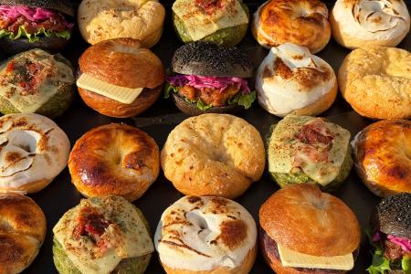 堀江ボーノベーカリ “20秒に1個売れる”人気生ベーグル