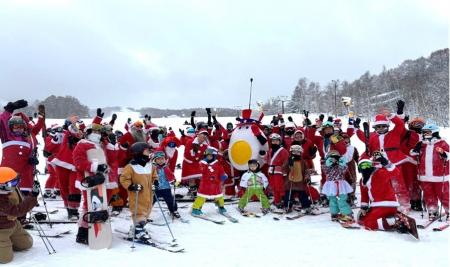 サンタやトナカイのコスプレでリフト代無料　「クリス