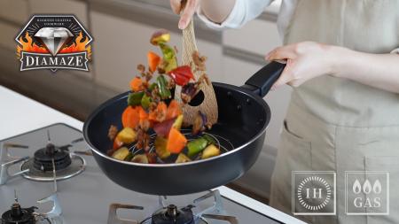 和平フレイズ、強くて軽いフライパン「ディアメイズ」