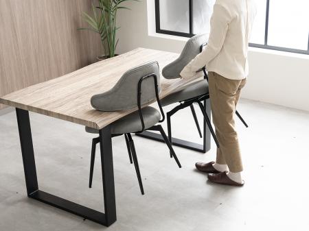 【タンスのゲン】ダイニングスペースの掃除も立ち座り