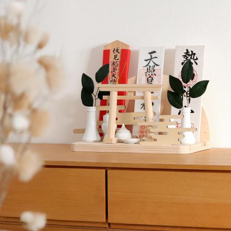 神棚の新しいカタチ。雲と鳥居がいざなう、暮らしに“