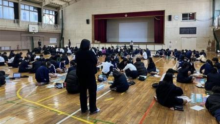 「人生の練習」ができる学校向け金融/キャリア教育ゲ 「人生の練習」ができる学校向け金融/キャリア教育ゲ