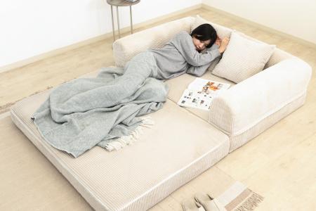 「脱力の新習慣」をテーマにした「だらりんソファ」を