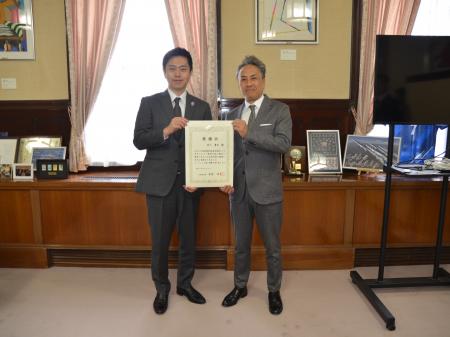 当社代表取締役社長　井上貴弘が吉村大阪府知事より感
