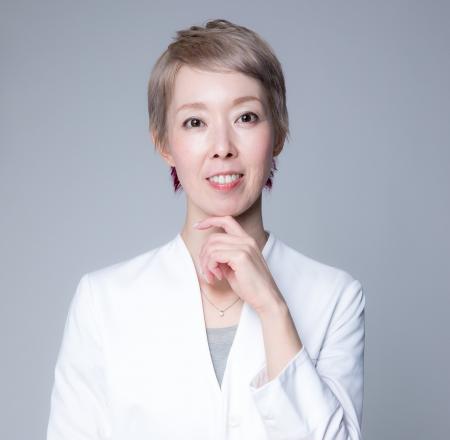 Amazon三冠達成『神あしつぼ』12月24日発売・女性社員