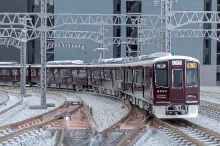 阪急電鉄を象徴する色「阪急マルーン」を忠実に再現！