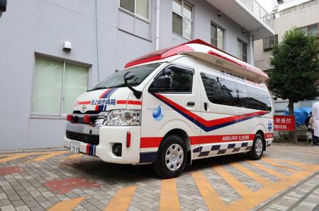 【池上総合病院】自家搬送用新ドクターカー（救急車）