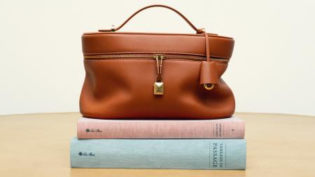 ロロ・ピアーナの新作 《エクストラ・ソフティ・バッ