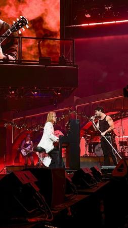 YOSHIKI、Jonas Brothers全米ツアーファイナルに電撃