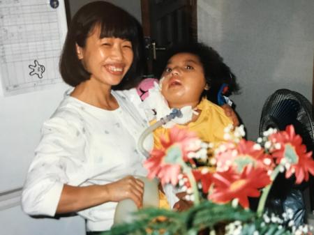 制度のすき間を埋める“在宅ケア業”──医療的ケア児を支