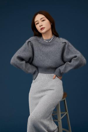 【MIESROHE(ミースロエ)】宮崎麗果氏を起用したSNS限