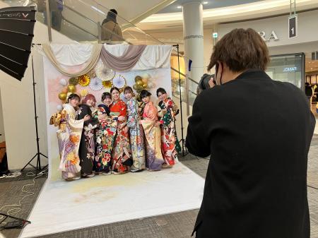 “スマホ世代”の20歳に「写真で残す成人式」を無料提供