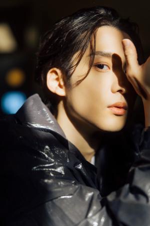 田村心、フォトエッセイのタイトルと先行カット解禁“