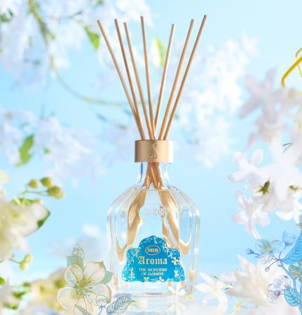 凛と咲き誇るリュクスな香り。幻のブルージャスミンに