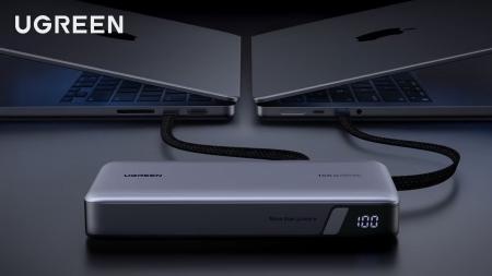 4台のデバイスを同時に充電にできるUGREEN 25000mAhケ