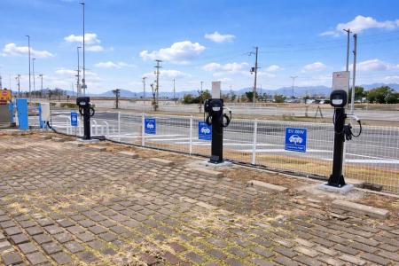 神戸空港　EV充電サービス「EV充電エネチェンジ」運用