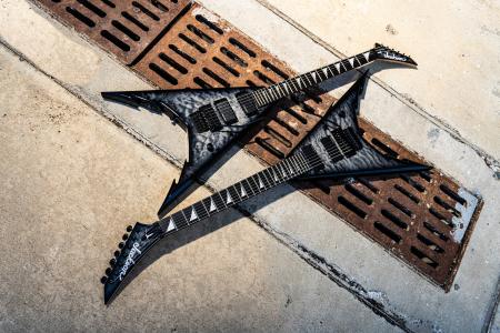 JACKSON(R)︎ × TRIVIUM コリィ・ビューリューKING V(T