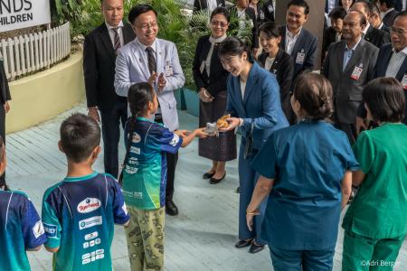 愛子さまがラオ・フレンズ小児病院（LFHC）をご訪問！