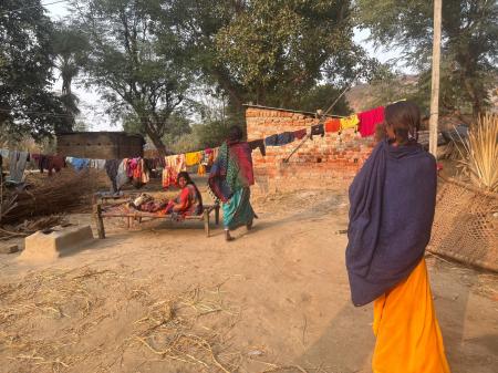 【インド・ビハール州ガヤ】村の子どもたちの「読み書