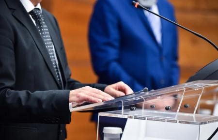 【中立性・法令順守を徹底】政党の公式依頼による切り