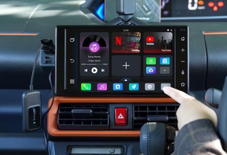 ナビだけの車内が映画館に変わる！挿すだけでYouTube