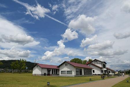 高槻市の安満遺跡公園で縄文・弥生時代の人と動物のつ