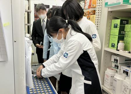 未来を担う子どもたちへ！「薬剤師の仕事体験」出張授