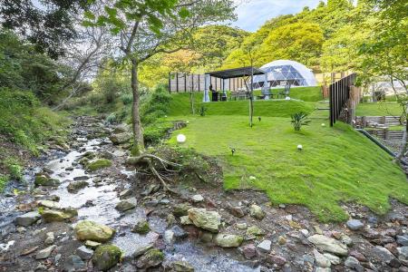 【2025年11月GRAND OPEN】都心から90分、小川のほとり