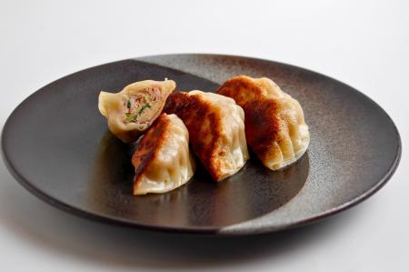 新発売！ 東京メンマ入り餃子