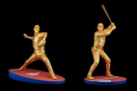 【新宿高島屋】大谷翔平選手の等身大黄金像 二刀流が 【新宿高島屋】大谷翔平選手の等身大黄金像 二刀流が