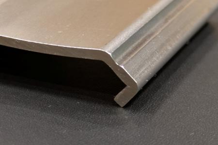 日本金属、「Fine Profile(R)」基盤の革新的な複合塑