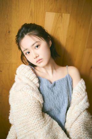 等身大のレアな姿を撮りおろしカットで収録！原菜乃華