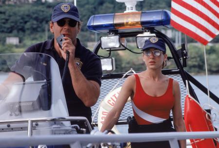 【本編無料公開】ブルース・ウィリス主演の人気アクシ