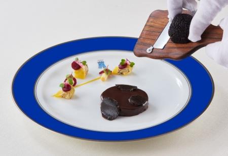 フランス400年の歴史が息づくグランメゾンが「黒いダ フランス400年の歴史が息づくグランメゾンが「黒いダ