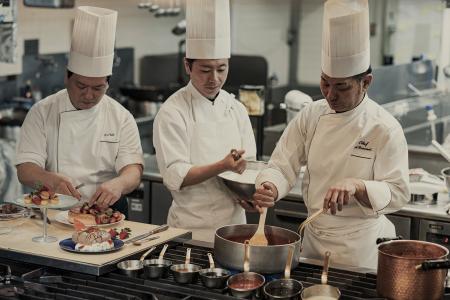 ANAクラウンプラザホテル千歳 3人のシェフが織りな ANAクラウンプラザホテル千歳 3人のシェフが織りな