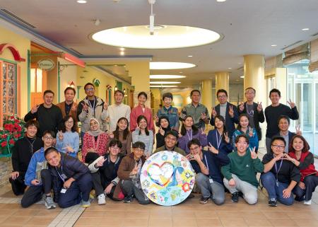 東南アジアと日本の高校生による平和アートをASEAN事 東南アジアと日本の高校生による平和アートをASEAN事