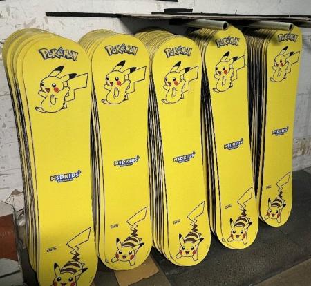 ポケモンオリジナルスノーボード・バインディングセッ ポケモンオリジナルスノーボード・バインディングセッ