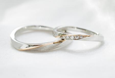 “赤い糸”を形に。オーダーメイド結婚指輪Hamriが叶え