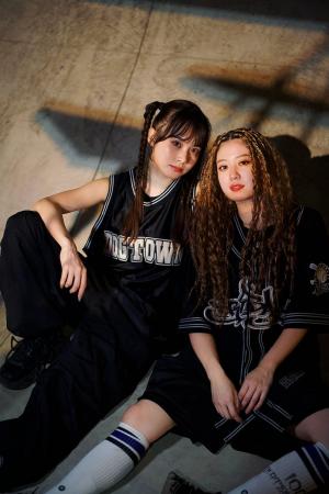 世界中が大注目するガールズラップメタルユニット『EM