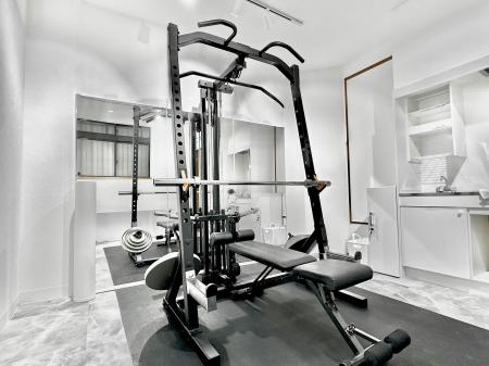 向ヶ丘遊園駅徒歩2分に完全個室パーソナルジム×マシン 向ヶ丘遊園駅徒歩2分に完全個室パーソナルジム×マシン