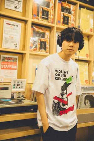 デザイナー5名が参加した中原昌也アートワークRemix T