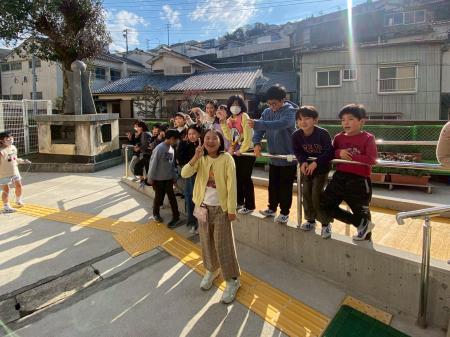 長崎市立小島小学校でペットボトルキャップのアップサ