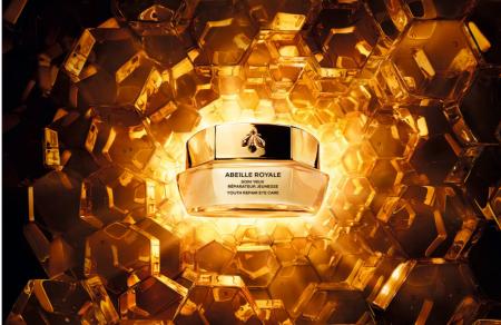 黒ミツバチの恵みで若々しい目元に！ゲラン〈アベイユ